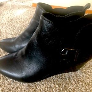 Anne Klien ankle wedge boot black leather